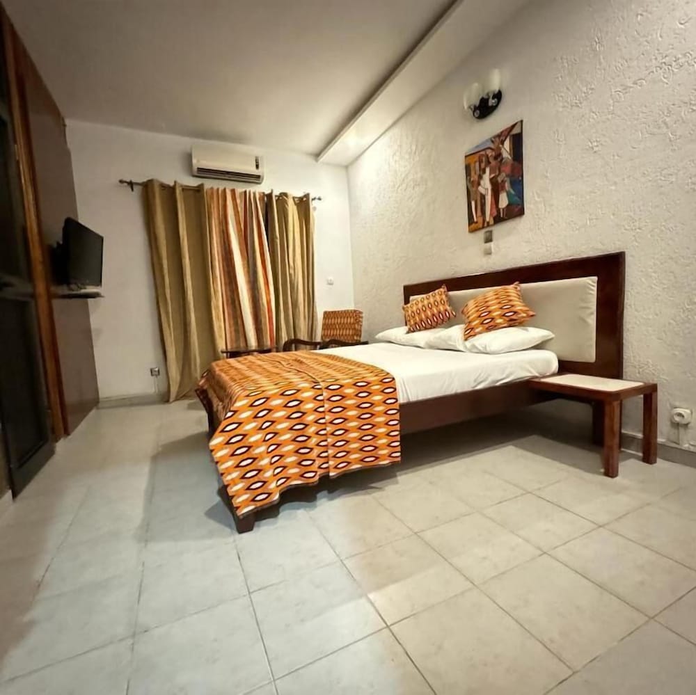 Lome Bamboo Lodge