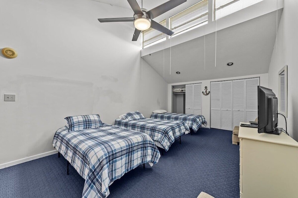Heron Pointe C12 2 Bedroom Condo