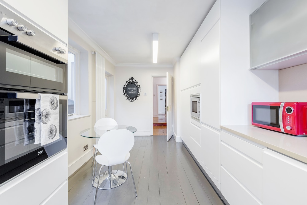 Bright Welcoming Apartment With Terrace, Fulham 3 bed