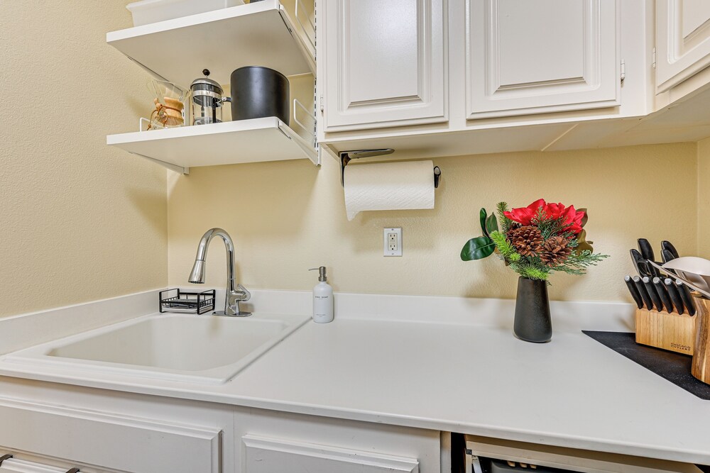 Private & Spacious Deluxe Rolling Hills Ranch Gem