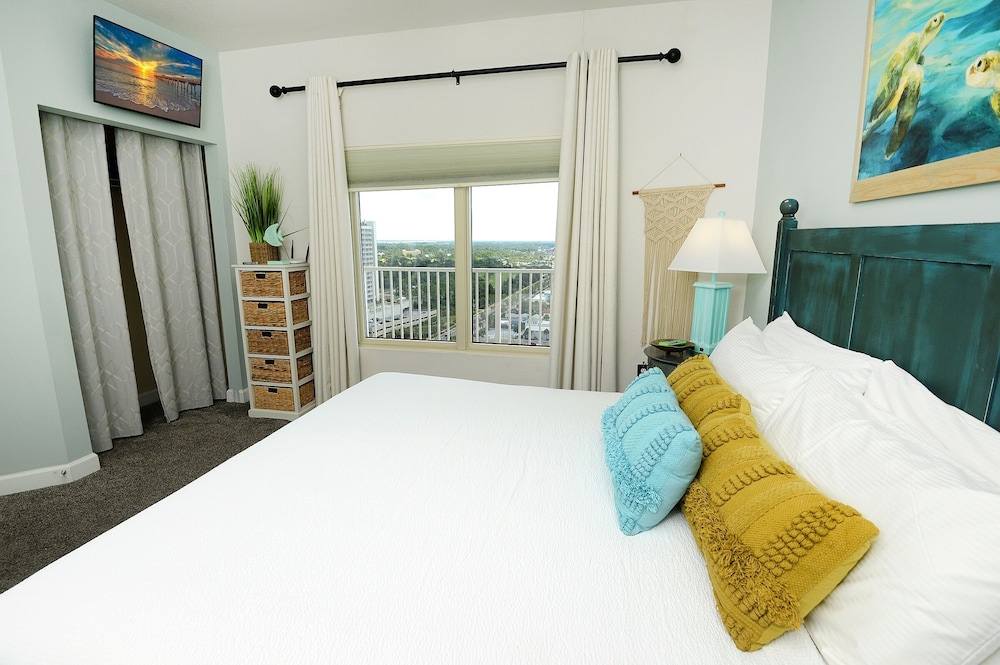 Shores Of Panama 1928 3 Bedroom Condo