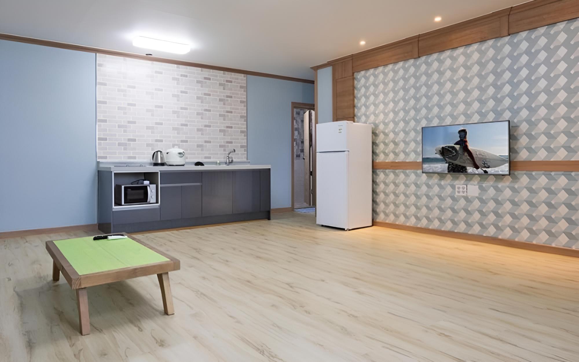 Geojedo Gyeonnaeryang Pension view 2