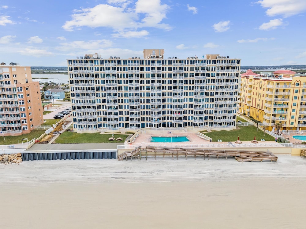 The Shores Club 1105
