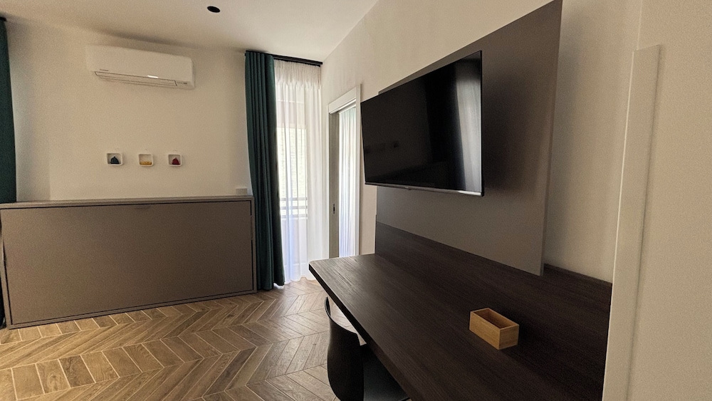 Seaside Suites