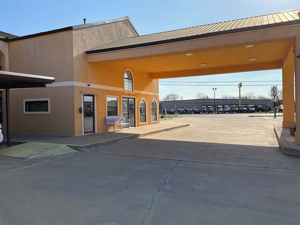 Executive inn & Suites