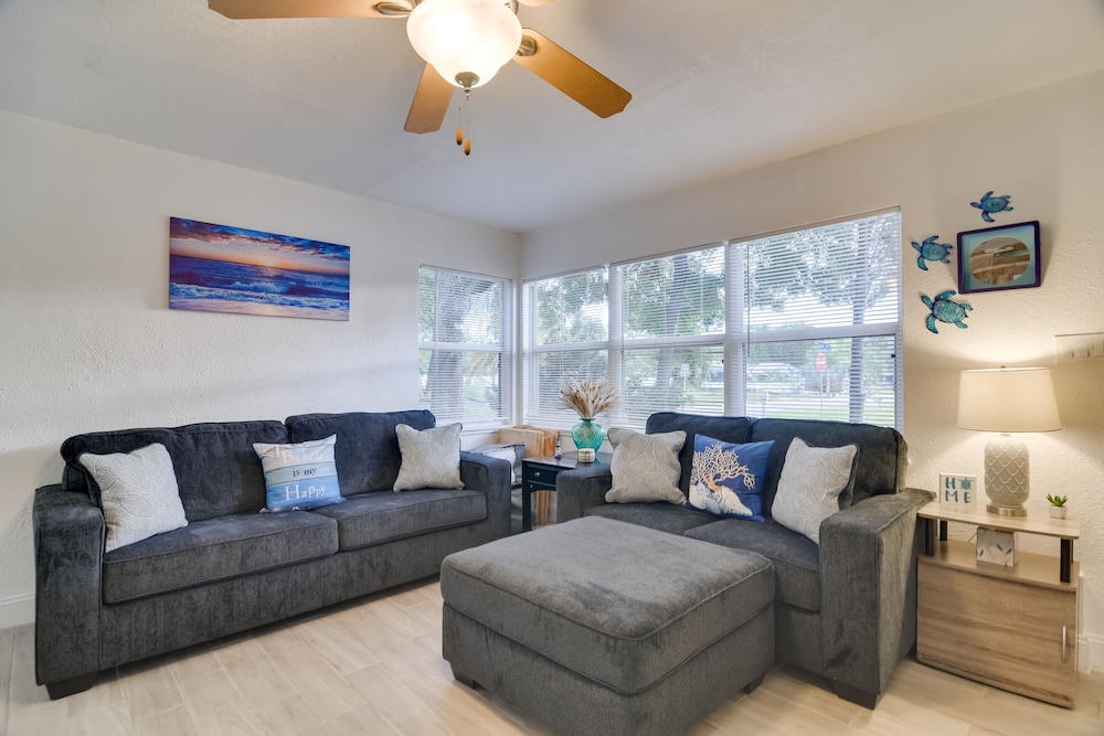 Pet-friendly Gulfport Home: Walkable Location!