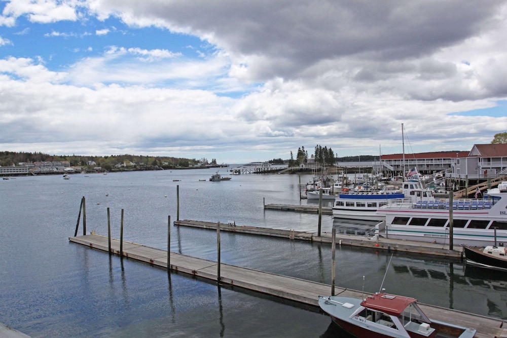 Fishermans Wharf Inn
