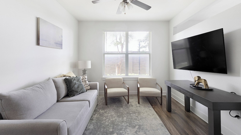 Landing Apartments - North Dallas