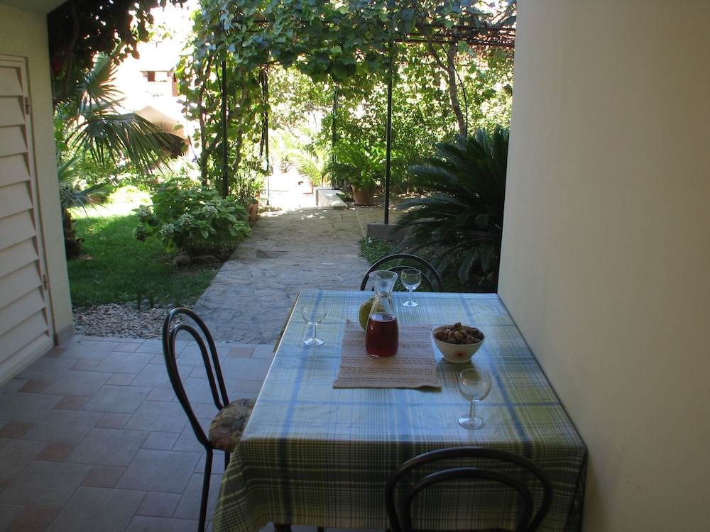 Apartments Miljak