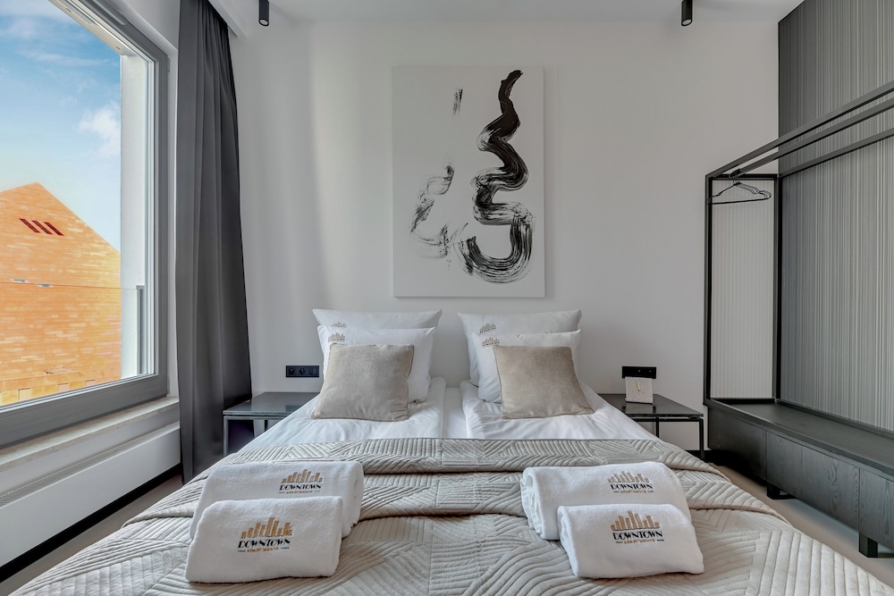 Brabank Riverside & Parking by Downtown Apartments