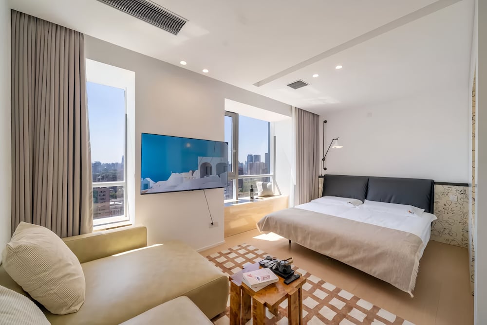 Shanghai Hills & Fan Stay