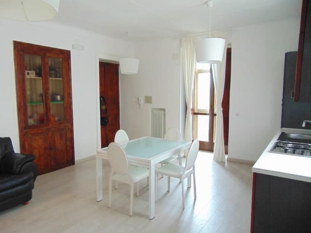 Eleonora photo 4
