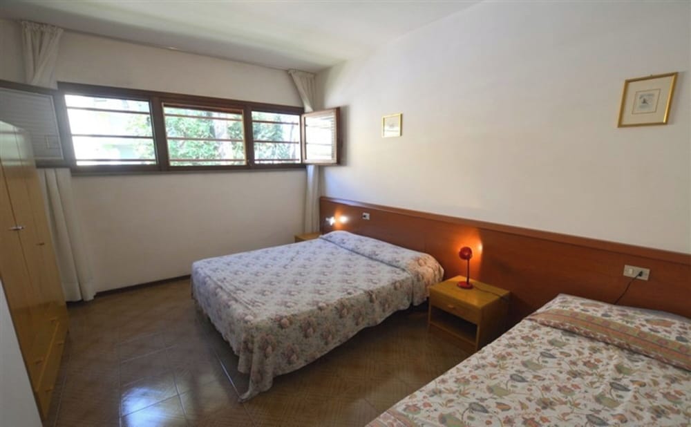 Functional Flat With Balcony for 7 Guests in Lignano Sabbiadoro