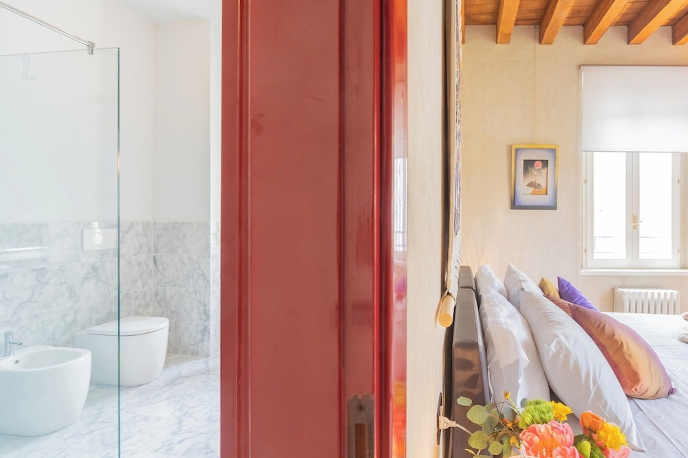 Night at the Museum Apartment by Rent all Como