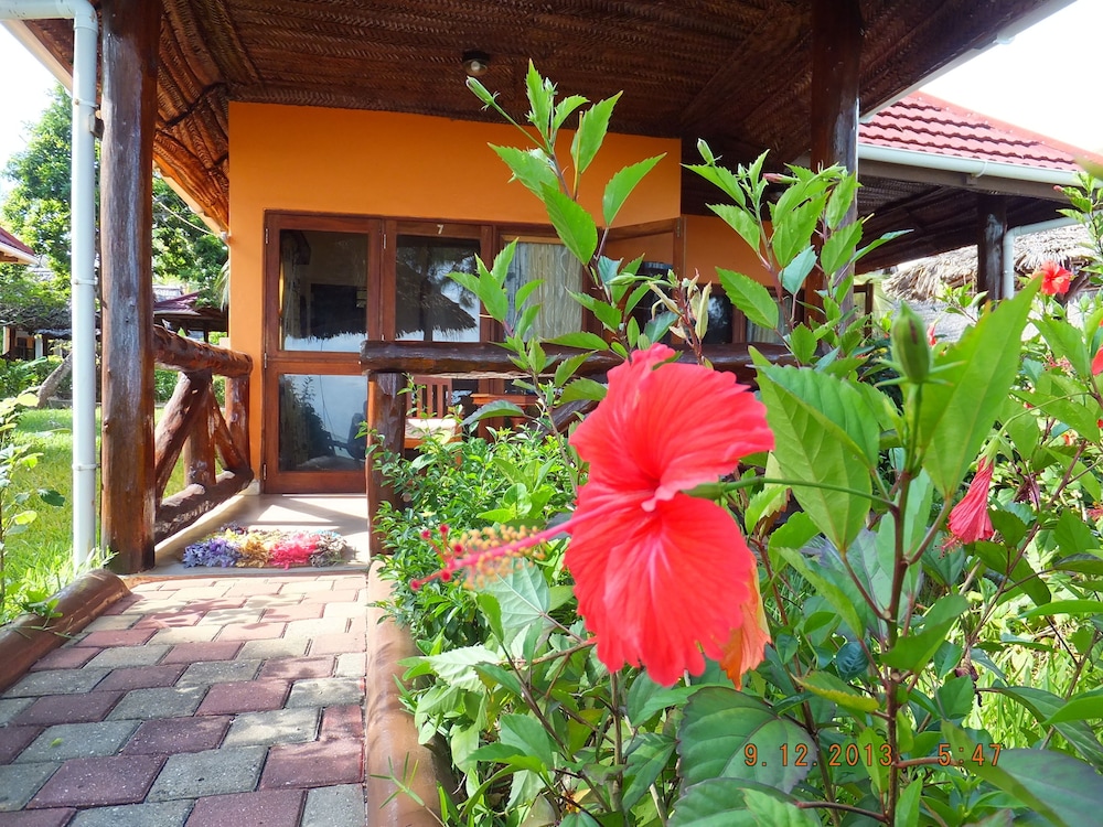 Mnarani Beach Cottages