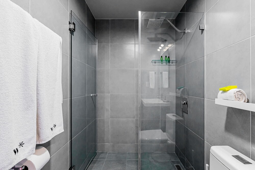 w Elegant 2BR Apartment in the Heart of Centriqo