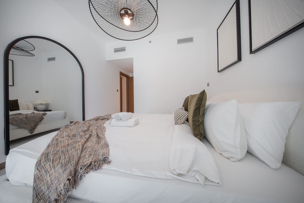 Extravagant 2 Bedroom in Urban Oasis Perfect for 6