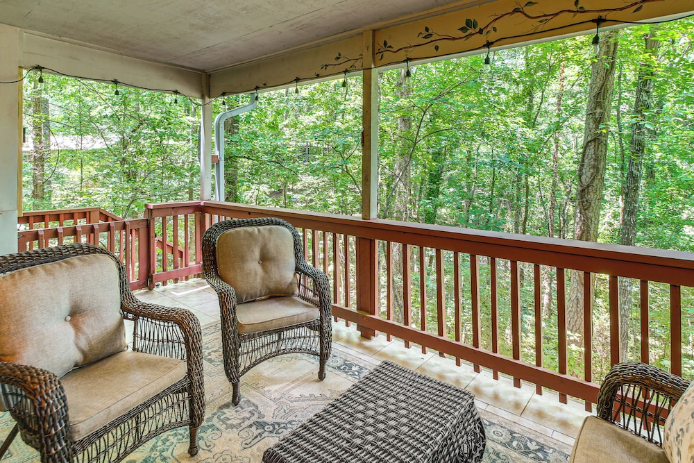 Walk to Lake Desoto: Home w/ Hot Tub Access!