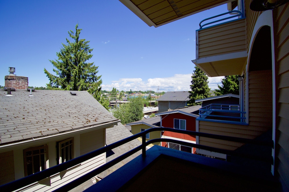 Comfort and Grace on Queen Anne Hill