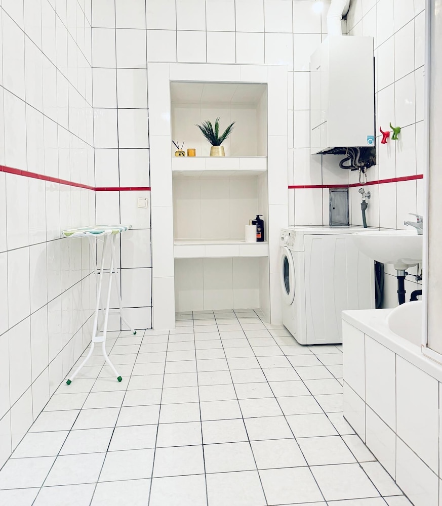 Comfortable 5BR Stay Near Westbahnhof