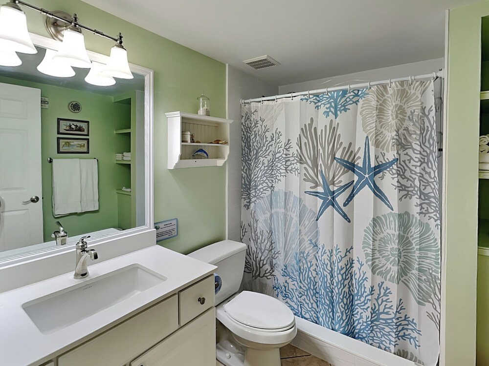 Barefoot Beach Resort F-105
