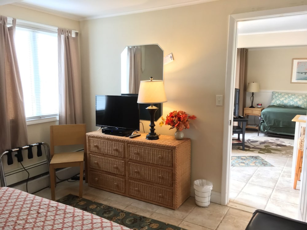 Westhampton Seabreeze Motel