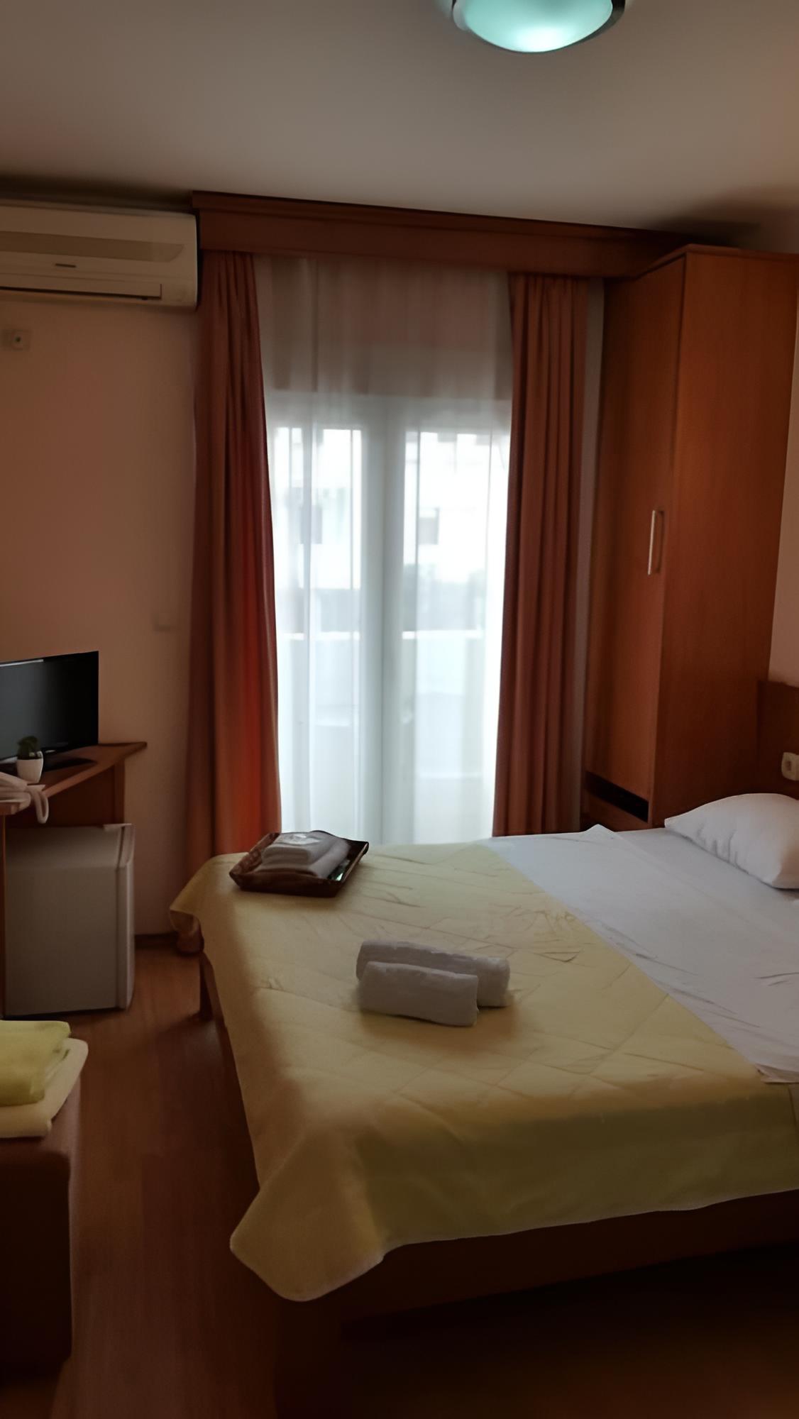 Hotel Mena