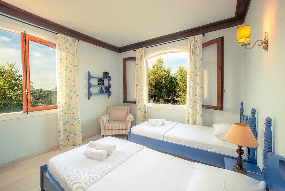 La Belle Villa - Family Retreat Magnificent View