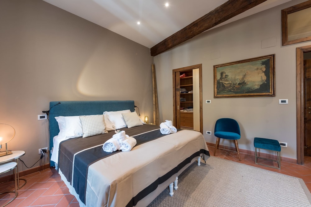 Heart of Florence Pitti 2 Bed-apartment