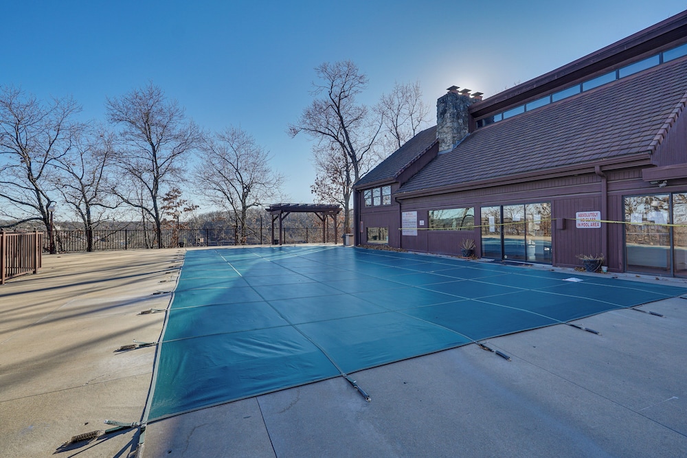 Lakefront Osage Beach Retreat: Dock Access!
