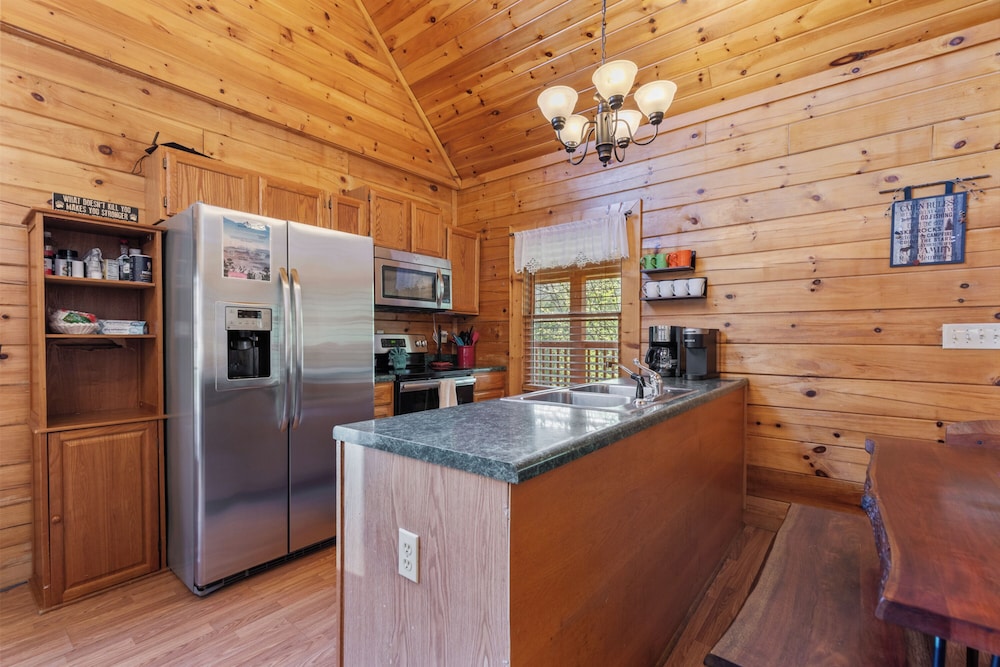Serene Creek Cabin