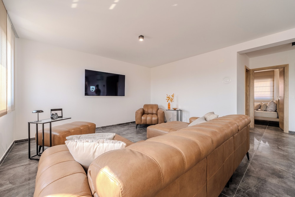 Penthouse Adela