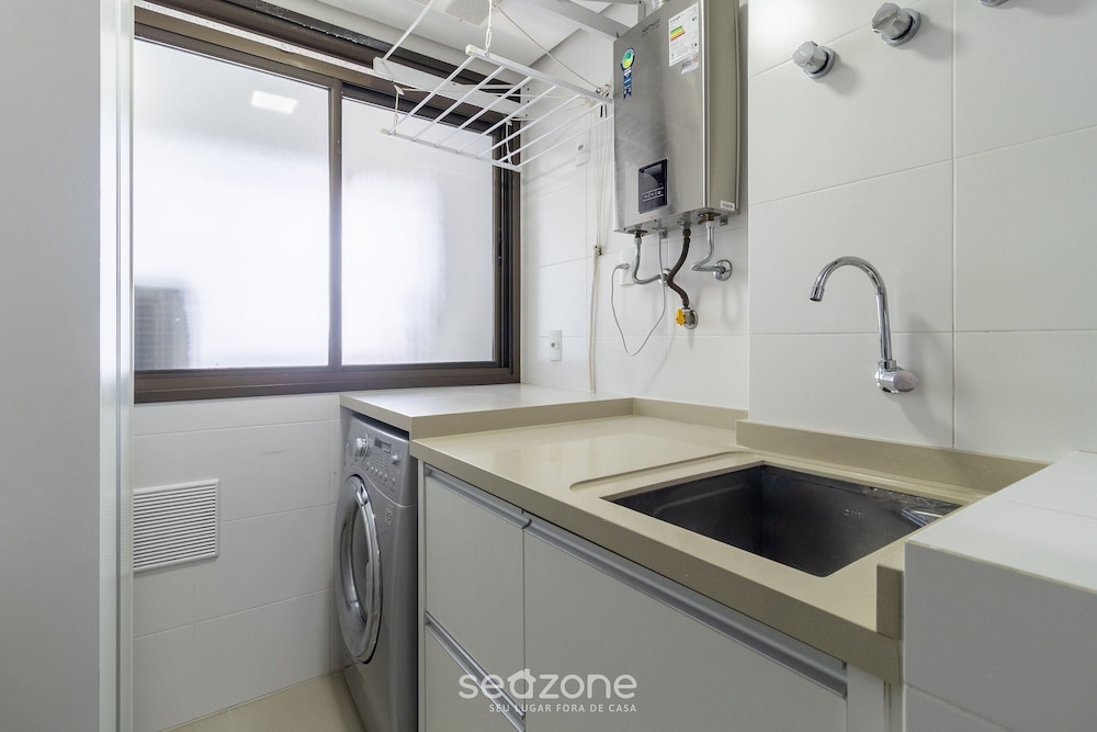 Full Apartment With Amazing View! Lrc0703