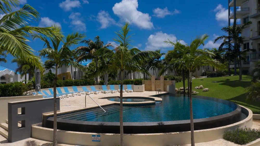Captivating 2-bed Apartment in Maho