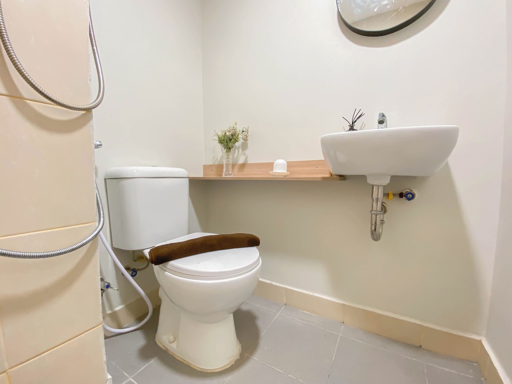 Affordable And Homey Studio Room At Meikarta Apartment