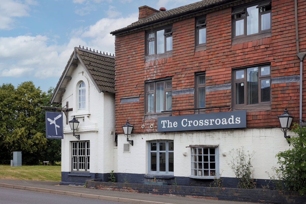 Cross Roads Hotel by Chef and Brewer Collection