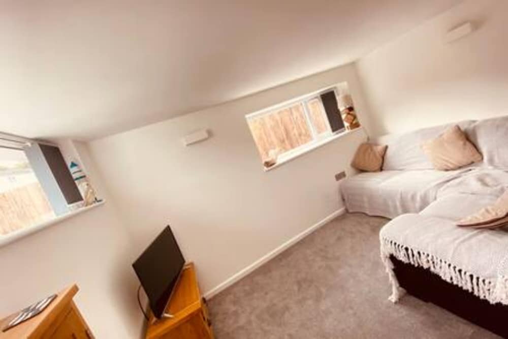 Mousehole Two-bed Bungalow With Parking