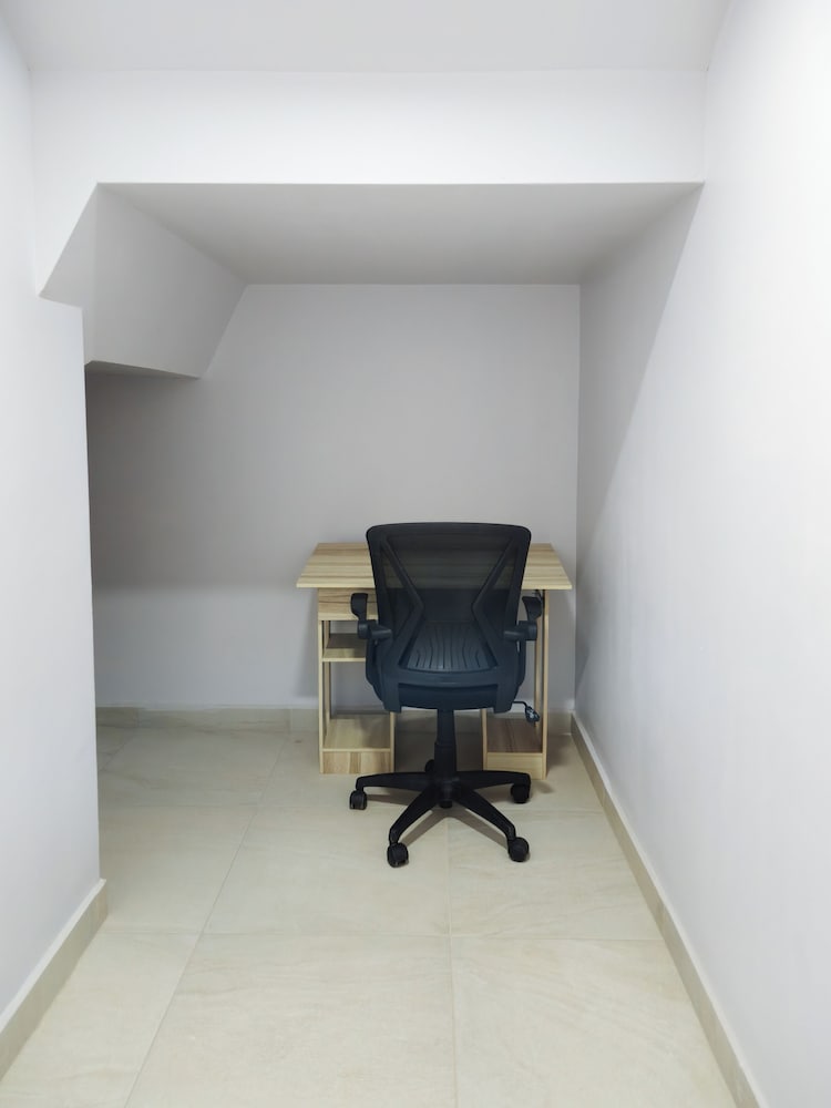 San Carlos Apartment