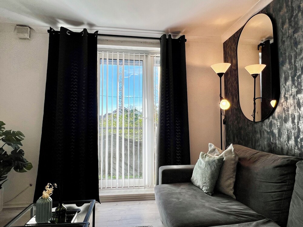London Oasis Apartment Escape