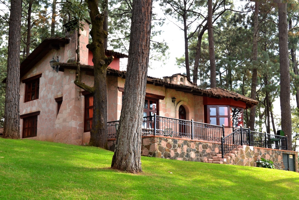 Hotel Sierra Vista - Image 1