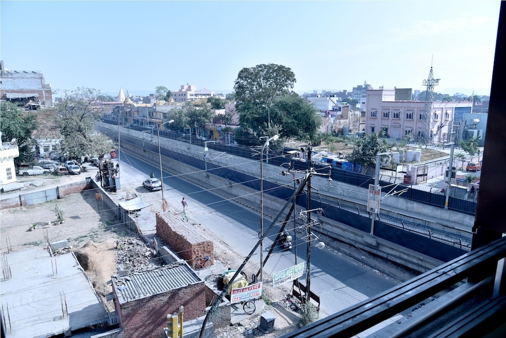 Hotel Metro View