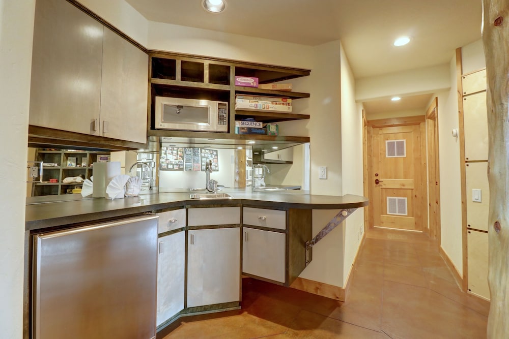 11 Stormwatch Circle 4br 3.5ba 4 Bedroom Home
