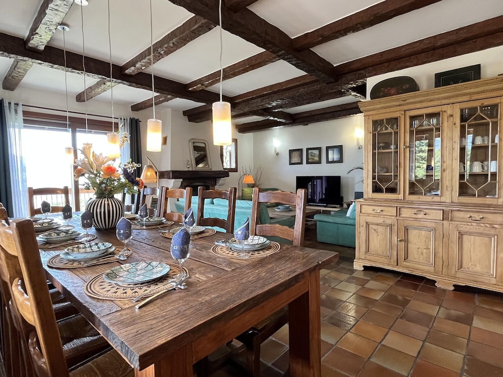 Holiday Home With Sauna, Saint-sauveur