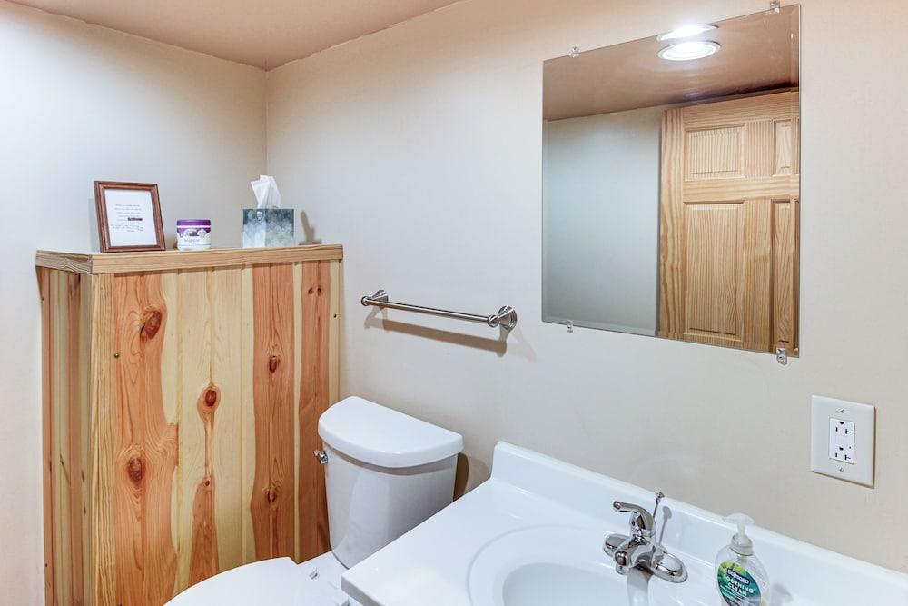 Sauna + Deck: Wooded Cabin on Lake Vermilion!