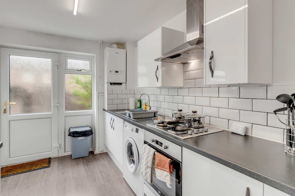 Host Stay Galley Lodge