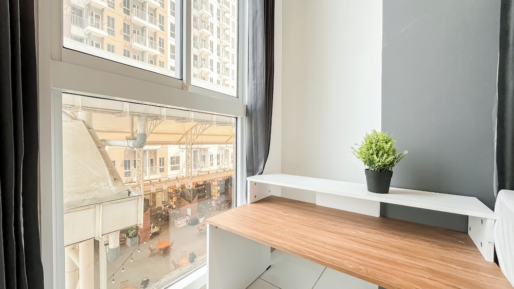 Soft Industrial Look Studio At Tokyo Riverside Pik 2 Apartment