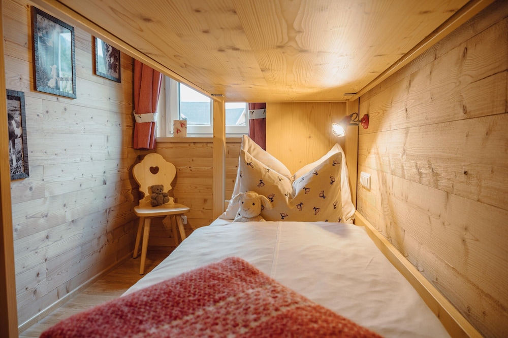 Chalet Near Lake Grundlsee With Sauna
