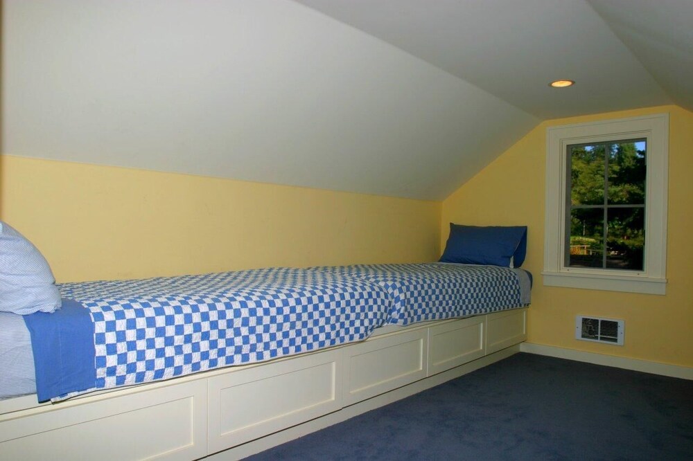 Smugglers Lagoon Beach Cottage