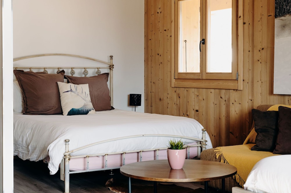 La Villa d'Hélène Chambres d’hôtes et Appartements-Cluses