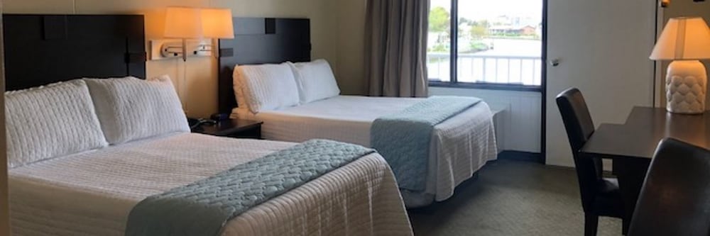 Fenwick Islander Motel